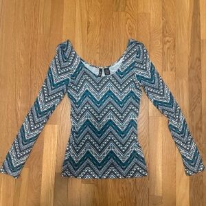 Chevron Patterned Blue and White Women's Top